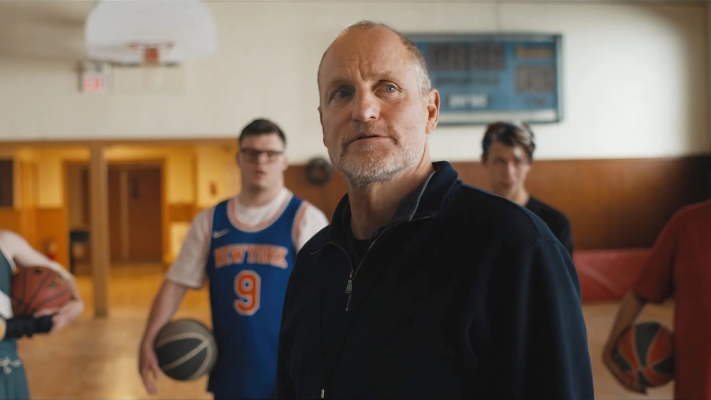 Woody Harrelson’s Heartfelt Basketball Movie Is Suddenly Taking Over Netflix