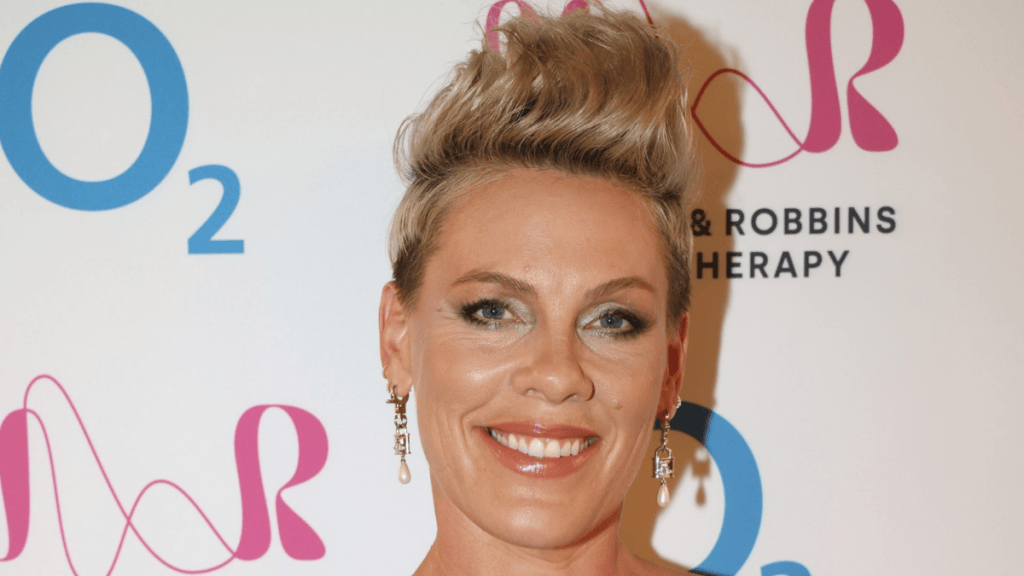 Pink sarcastically responds to criticism of her makeup-free paparazzi photos from New York City.