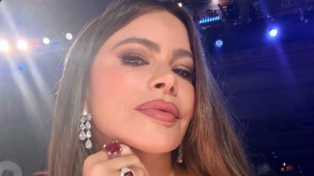 Sofia Vergara’s Low-Cut Bikini Makes Her Throwback Look Even More Provocative