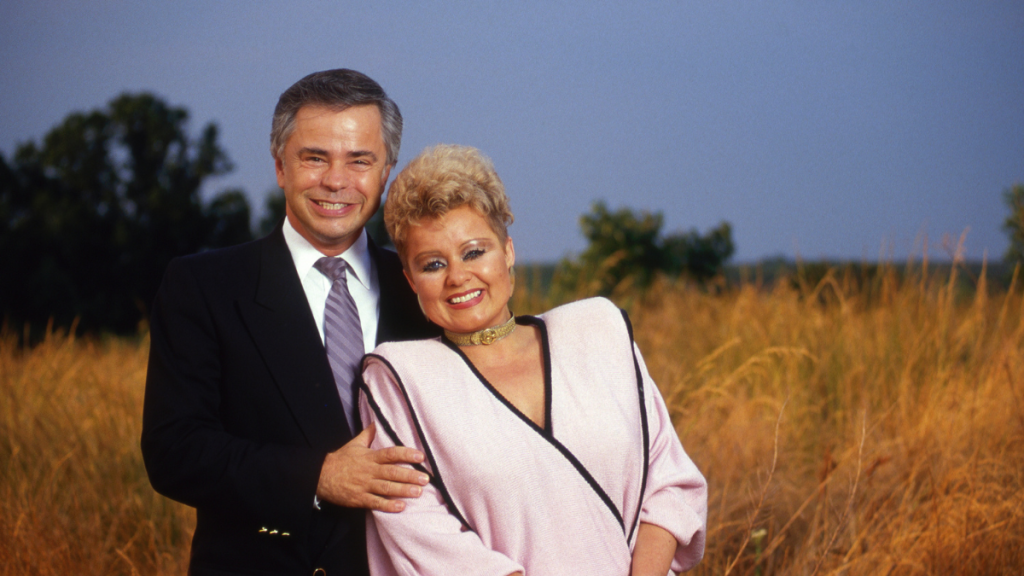Jim Bakker’s death at 86 brings renewed attention to his marriage to Tammy Faye and the collapse of their televangelist empire