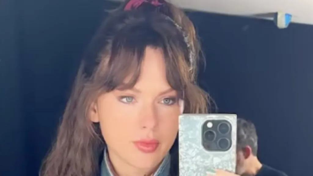 Taylor Swift's Team Allegedly Burned Wedding Decor So Fans Couldn't Get It — Insider