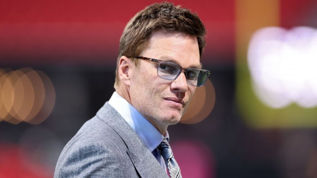 Tom Brady & Candice Swanepoel’s Dating Rumors Get Shocking Update — Source