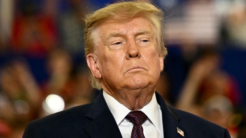 Donald Trump Repeatedly Calls Fired Army General 'She' During Press Exchange