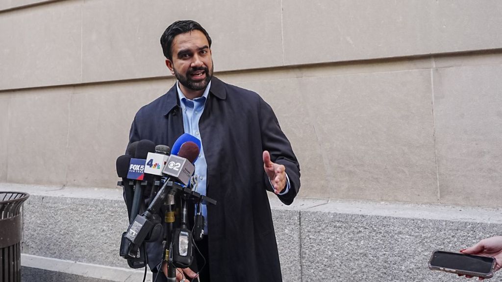 Zohran Mamdani Answers Voter Who Says the Mayor Cut Ahead