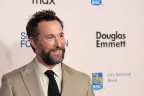 Noah Wyle Credits Eddie Murphy for His Rule About Autographs for Kids
