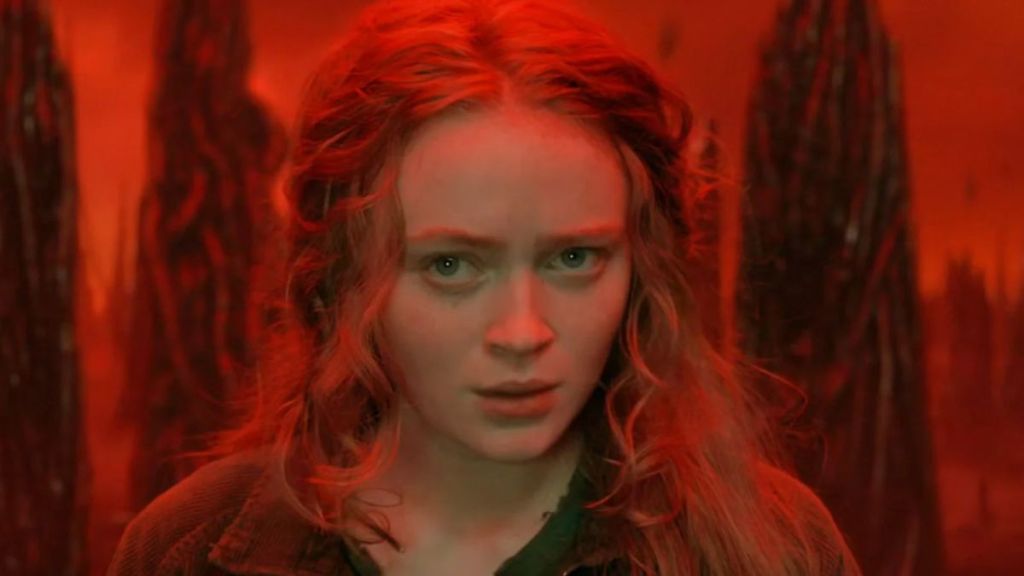 Sadie Sink & Maya Hawke Give Stranger Things Fans the Reunion They’ve Been Waiting For