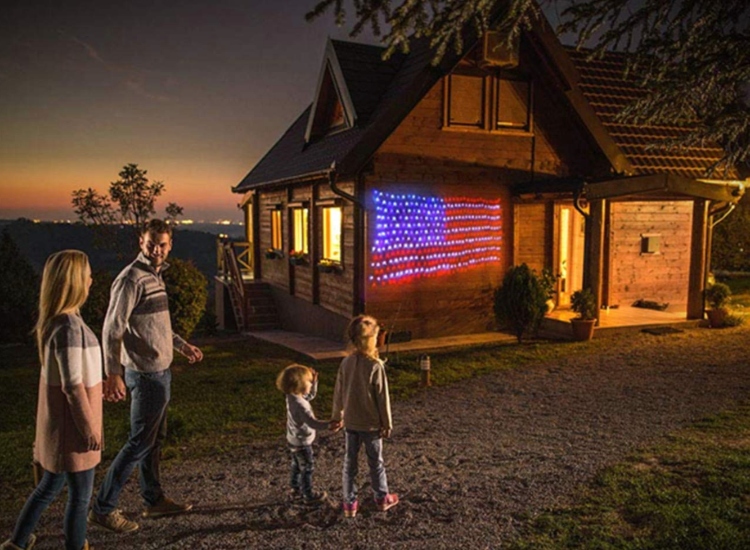 Kazoku's LED Light-Up American Flag In Red, White and Blue