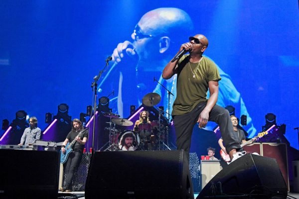 Dave Chapelle Joins Foo Fighters Onstage For Rendition of Radiohead’s ‘Creep’ at Madison Square Garden, Making Him the Second Best Dave in the Band