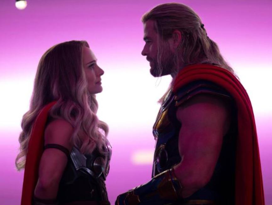 Chris Hemsworth Didn’t Eat Meat Before Kiss With ‘Thor: Love and Thunder’ Co-Star Natalie Portman Because She’s Vegan (Raising the Bar Awfully High Here, Chris)
