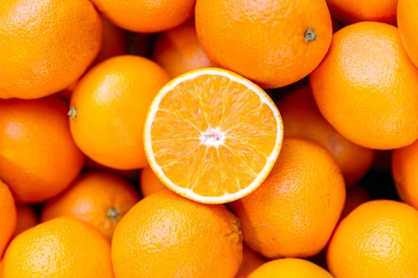 Vitamin C What I Did There? 4 Plane Passengers Eat 66 Pounds of Oranges to Avoid Paying Fees