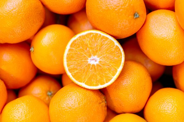 Vitamin C What I Did There? 4 Plane Passengers Eat 66 Pounds of Oranges to Avoid Paying Fees