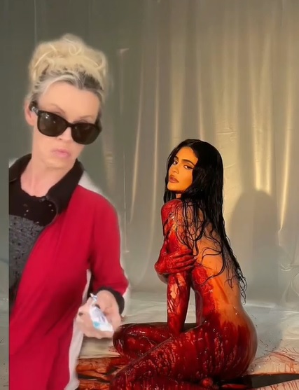 6. Watch Jenny McCarthy Hilariously Mock Kylie Jenner’s Nude ‘Nightmare on Elm Street’ Photo Shoot (Along With the Rest of the Internet)