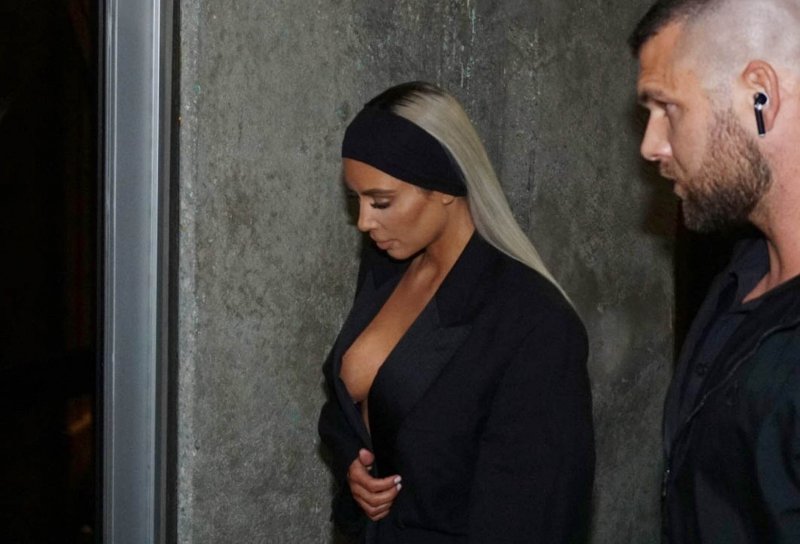 Kim Kardashian Suit Cleavage #6