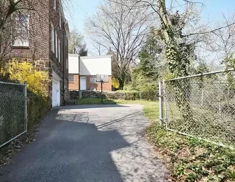 Mister Rogers House #11