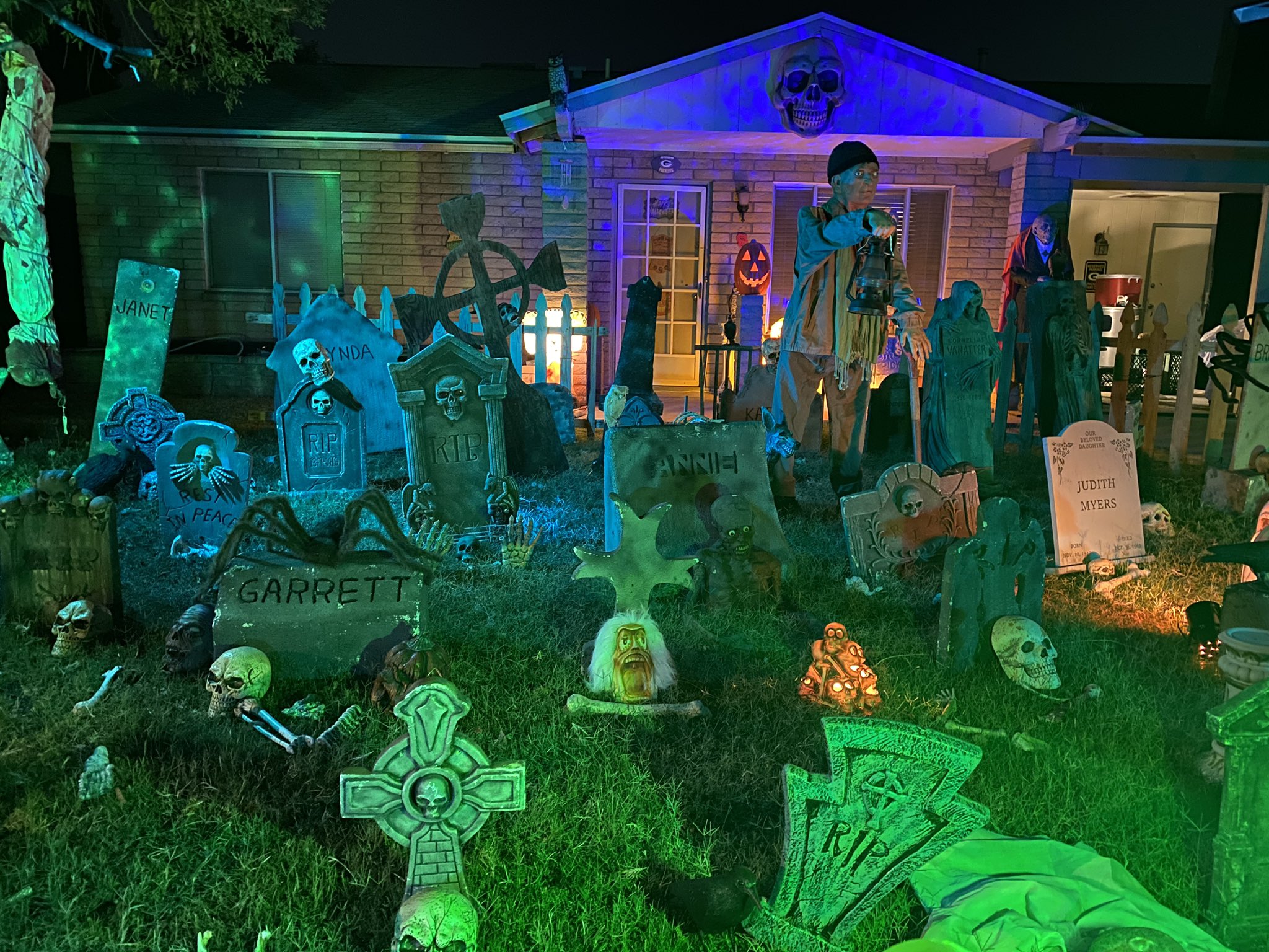 Spooky Graveyard 