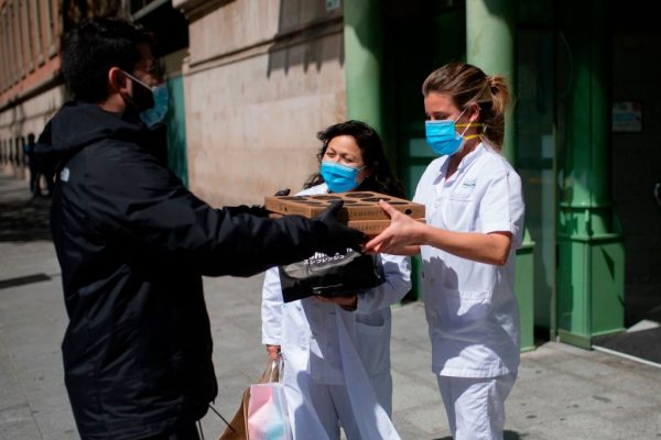 13. 10 Ways People Are Helping Healthcare Workers During the Coronavirus Outbreak