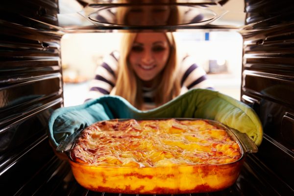8. Furloughed Worker Becomes ‘Lasagna Lady,’ Feeds Hundreds For Free