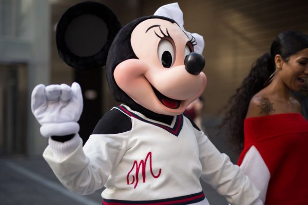 Minnie Mouse Lands First Punch in Vegas Disney Brawl, Bet You Didn’t See Her Comin’