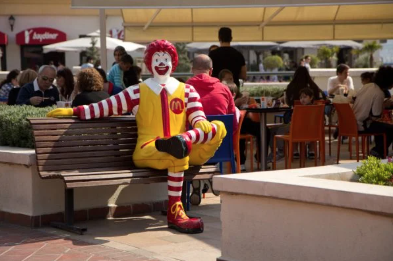 Runaway Ronald: Statue of McDonald’s Mascot Clown Stolen, And Yes They Actually Want it Back