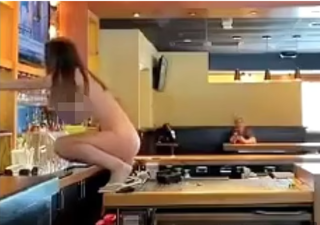 Meanwhile in Florida: Naked Woman Goes on Rampage at Outback Steakhouse, Clearly Has Beef With Clothes at Dinner (Don’t We All Now?)